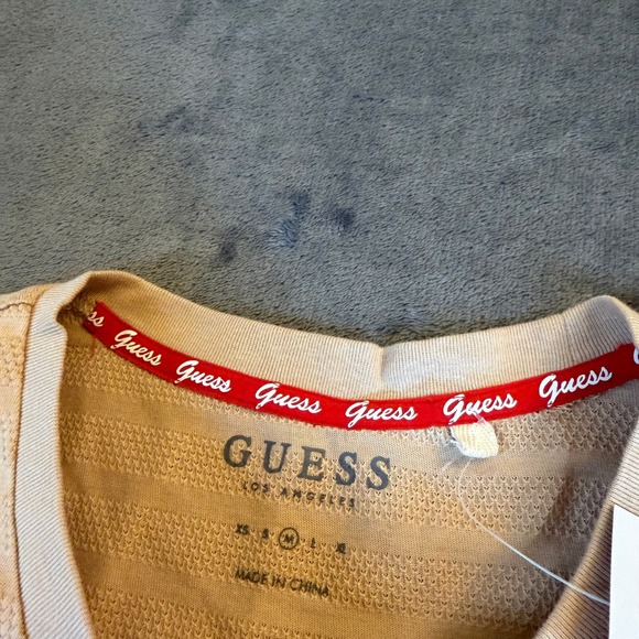 GUESS Tan Stripe Textured Crew Neck T-Shirt Short Sleeve Mens Size Medium NWT - Picture 4 of 12
